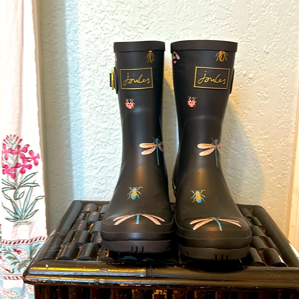COPY - Never worn rain boots. Artsy and vibrant. So adorable. Don’t fit. ☹️